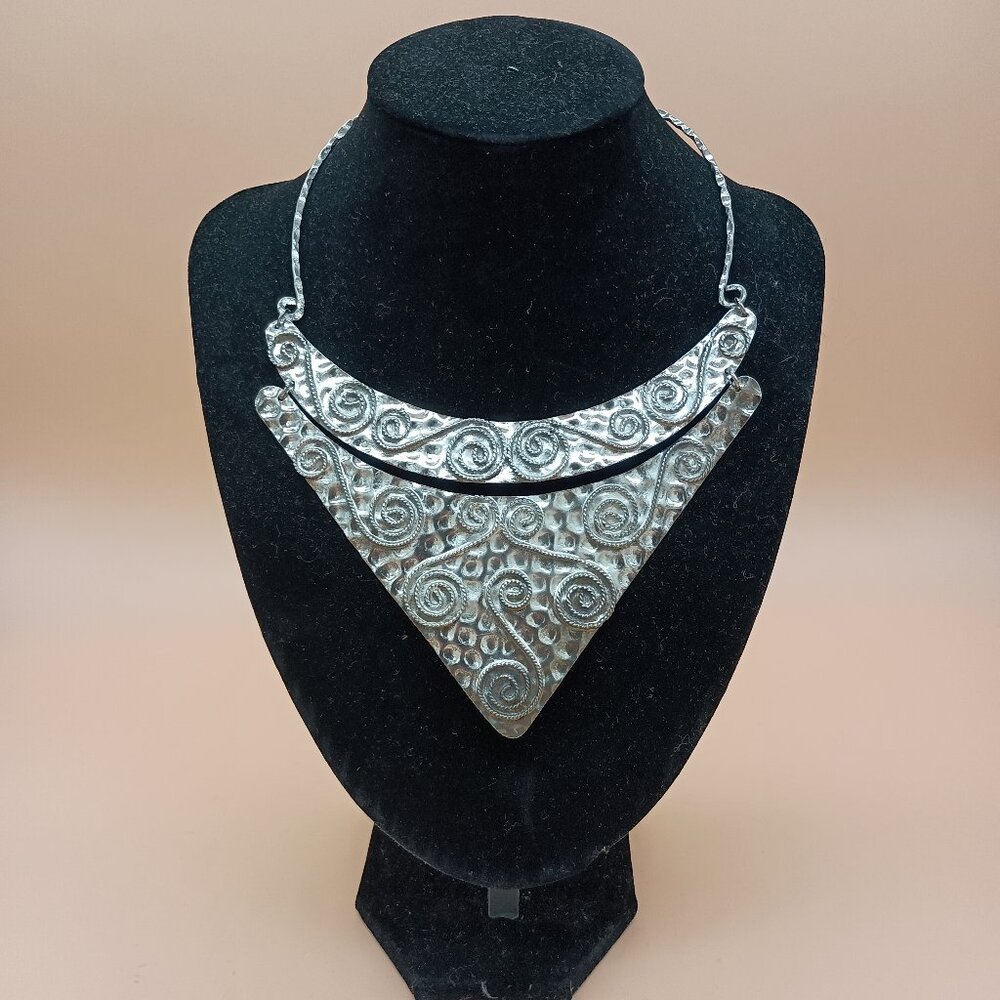 Vintage 90's Hammered Metal Bib Collar Statement Necklace Funky Brutalist 7" dia